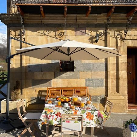 La Casona de Lombraña, en Polaciones  Exterior foto