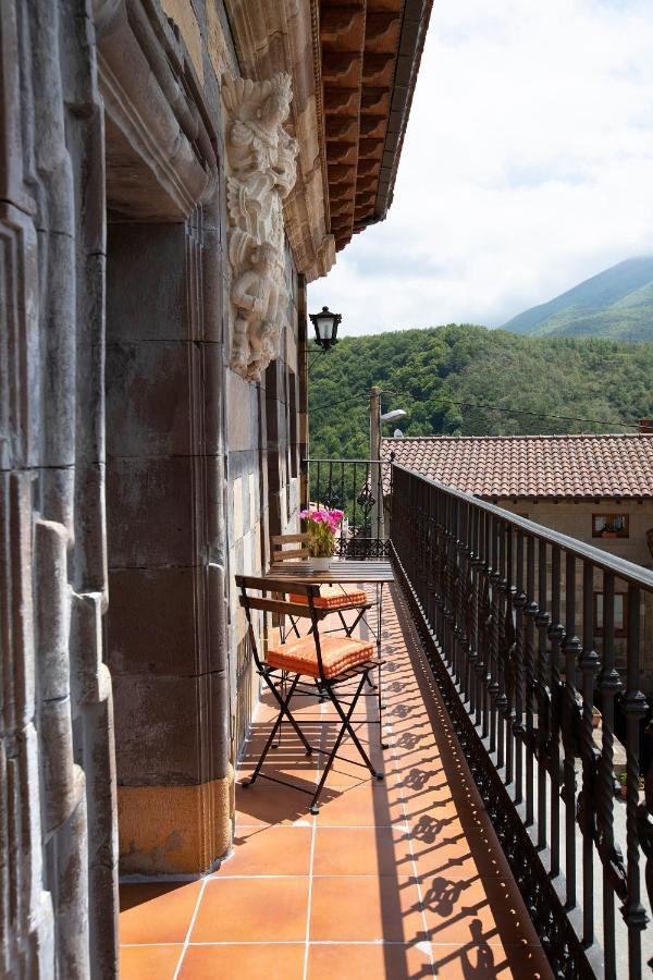 La Casona de Lombraña, en Polaciones  Hostal Exterior foto