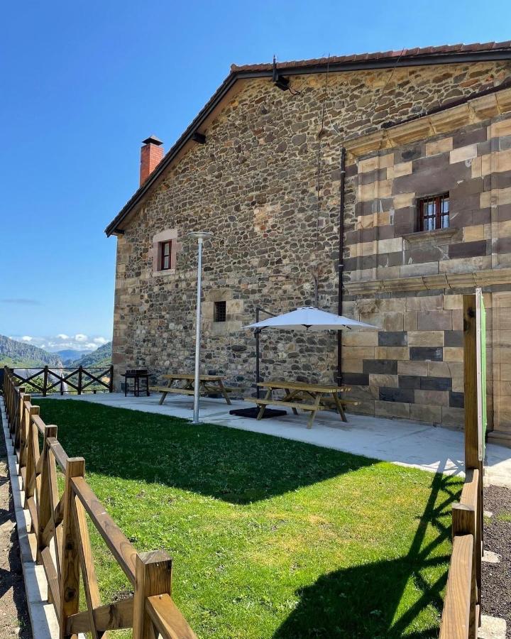 La Casona de Lombraña, en Polaciones  Exterior foto